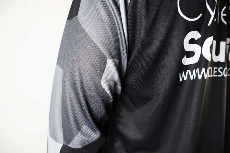 Cycle Solutions Long Sleeve Mountain Bike Jersey - Black/Camo 4 Cycle Solutions Long Sleeve Mountain Bike Jersey - Black/Camo - Image 2